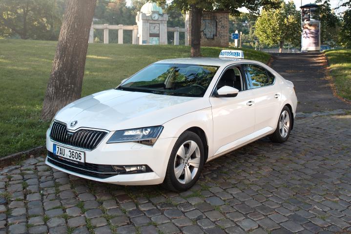 Škoda Superb 2020 - manuál